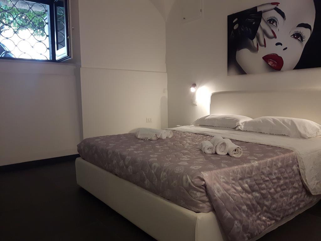 A Un Passo Dal Massimo Apartment Palermo Bagian luar foto